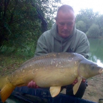 Carp (21lbs 12oz ) caught by Jezz Bailey at  France.