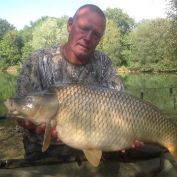 Carp (29lbs 11oz ) caught by Jezz Bailey at  France.