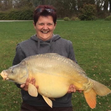 Carp (0lbs 0oz ) caught by Debbie Wright at  France.