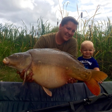 Carp (33lbs 0oz ) caught by Billy Berridge at  France.