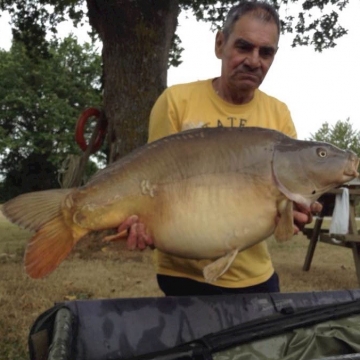 Carp (34lbs 10oz ) caught by Bob Carey at  France.