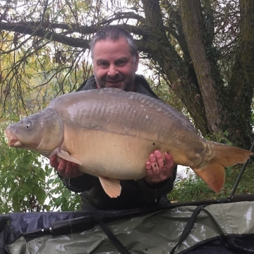 Carp (34lbs 0oz ) caught by Dave Sellars at  France.