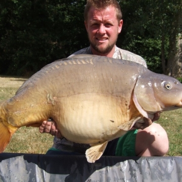 Carp (35lbs 12oz ) caught by Darren Palmer at  France.