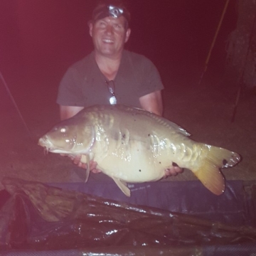 Carp (36lbs 4oz ) caught by Dave Callow at  France.