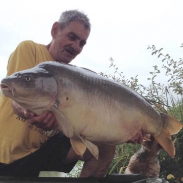 Carp (37lbs 10oz ) caught by Bob Carey at  France.