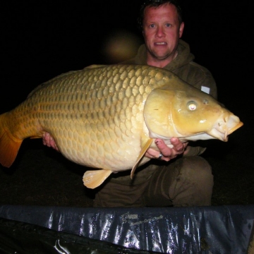 Carp (37lbs 3oz ) caught by Darren Palmer at  France.