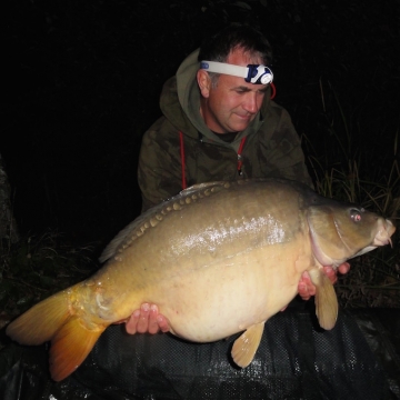 Carp (37lbs 0oz ) caught by Philip Anderson at  France.