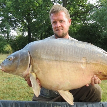 Carp (40lbs 6oz ) caught by Darren Palmer at  France.