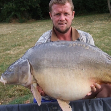 Carp (40lbs 0oz ) caught by Darren Palmer at  France.