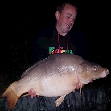 Carp (40lbs 0oz ) caught by Darren Lee Cooper (PB) at  France.