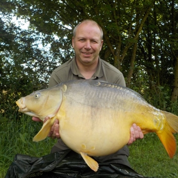 Carp (40lbs 0oz ) caught by Shaun Allen at  France.