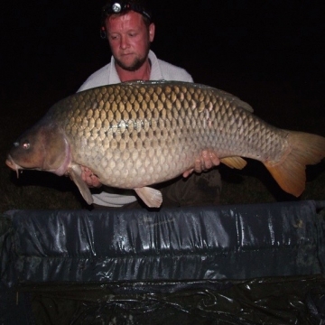 Carp (42lbs 8oz ) caught by Darren Palmer at  France.