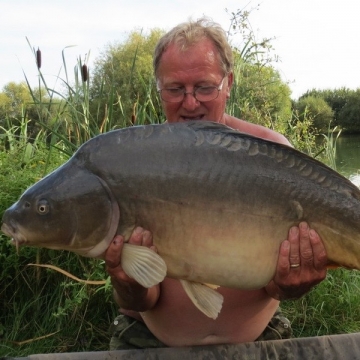 Carp (42lbs 8oz ) caught by Phil Palmer at  France.