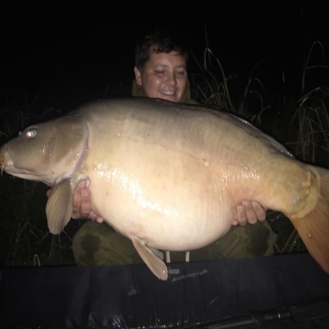 Carp (43lbs 4oz ) caught by Billy Berridge at  France.