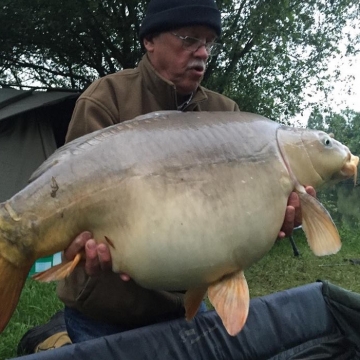 Carp (43lbs 0oz ) caught by Barry Cundiff at  France.