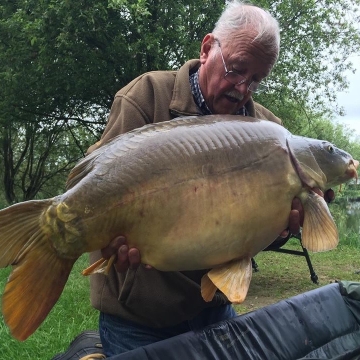 Carp (45lbs 8oz ) caught by Barry Cundiff at  France.