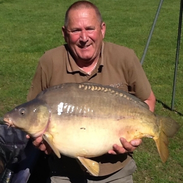 Carp (0lbs 0oz ) caught by Martyn Tuckey at  France.