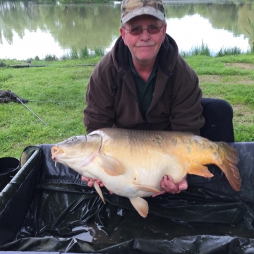 Carp (46lbs 14oz ) caught by Paul Shaw at  France.