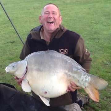                                             Martyn Tuckey (PB &LR): Carp 51lbs 14oz
                                    