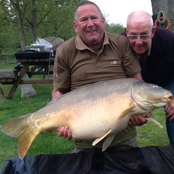 Carp (0lbs 0oz ) caught by Ron Warr (LR & PB) at  France.