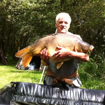 Carp (41lbs 8oz ) caught by Ray Green at  France.