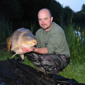 Carp (28lbs 0oz ) caught by Carl Carter at  France.