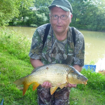 Carp (0lbs 0oz ) caught by Dave Witton at  France.