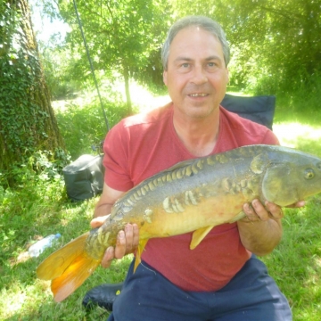 Carp (0lbs 0oz ) caught by Carl Yates at  France.