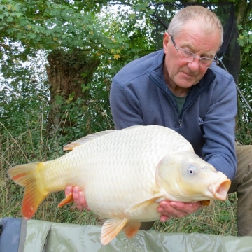 Carp (0lbs 0oz ) caught by Paul Cooper at  France.