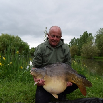 Carp (36lbs 8oz ) caught by Ian Carter at  France.