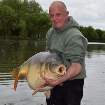 Carp (45lbs 8oz ) caught by Ian Carter at  France.