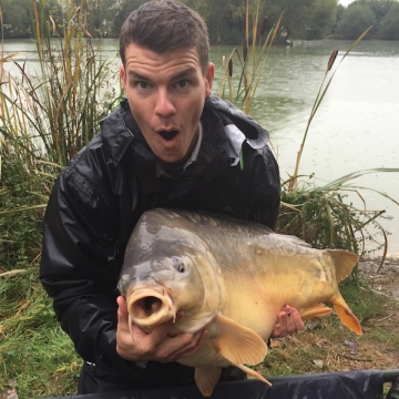 Carp (0lbs 0oz ) caught by Martin Butcher at  France.