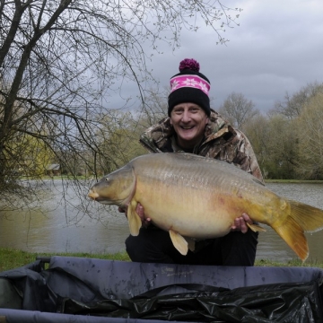                                             Graham Burn: Carp 42lbs 9oz
                                    