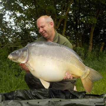 Carp (40lbs 12oz ) caught by Shaun Allen at  France.