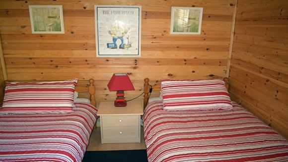 Barbret Lake accommodation - bedroom 1