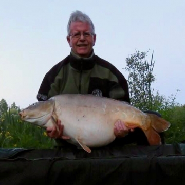 Carp (47lbs 6oz ) caught by Paul Shaw (PB) at  France.