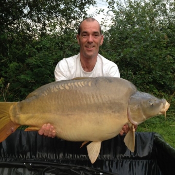                                             Gary Hewes: Carp 42lbs 3oz
                                    