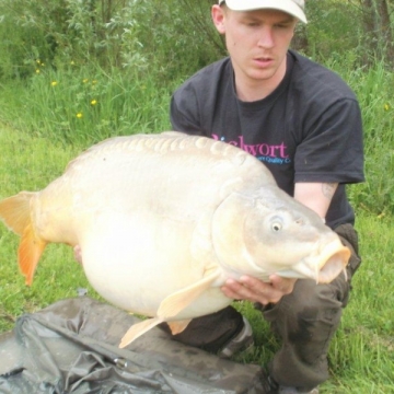                                             Richard Matthews: Carp 37lbs 8oz
                                    