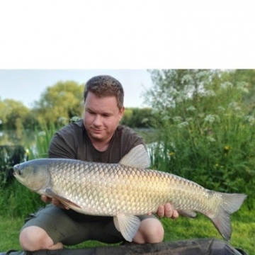 Carp (14lbs 10oz ) caught by Richard Inman at  France.