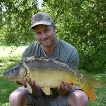 Carp (0lbs 0oz ) caught by Adam Smith at  France.