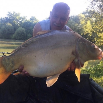 Carp (0lbs 0oz ) caught by Billy Lloyd at  France.