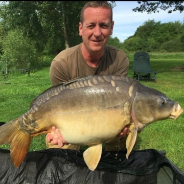 Carp (28lbs 0oz ) caught by Stephen Beaujeux at  France.