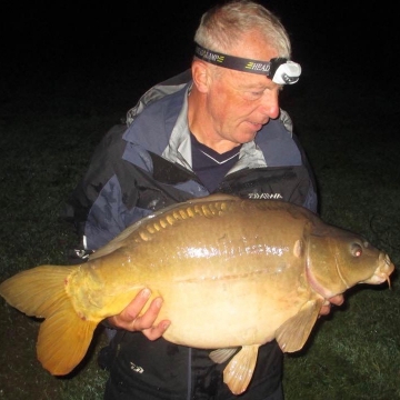 Carp (30lbs 0oz ) caught by Neil Middleditch at  France.