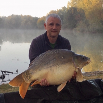 Carp (32lbs 0oz ) caught by Phil English at  France.