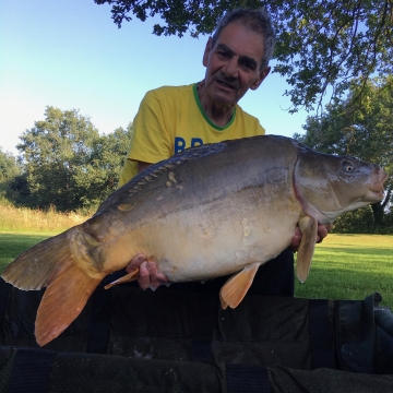 Carp (0lbs 0oz ) caught by Bob Osborne-Carey at  France.