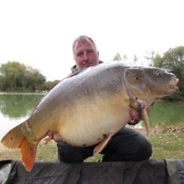 Carp (34lbs 8oz ) caught by Geoff Matthews at  France.