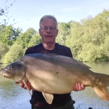 Carp (34lbs 8oz ) caught by Phil Calladine at  France.