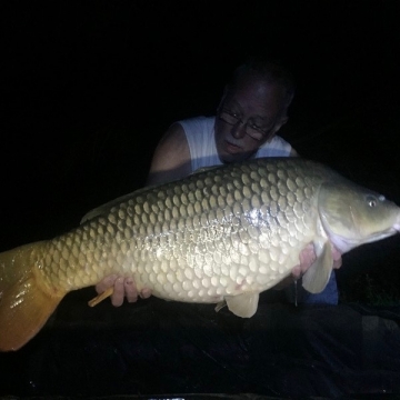 Carp (34lbs 9oz ) caught by Barry Cundiff at  France.