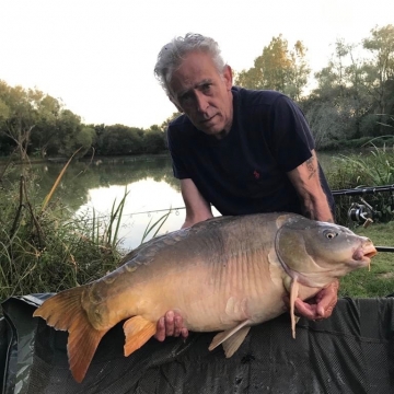 Carp (34lbs 0oz ) caught by Paul Jeive at  France.