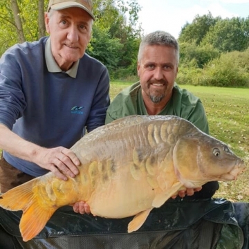 Carp (37lbs 12oz ) caught by Vic Priest at  France.